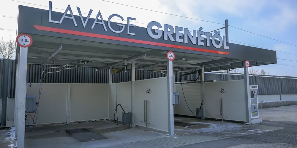 Rendez à votre voiture son éclat d'origine avec la station de lavage dernier cri de Garage Grenétöl. Notre technologie de pointe assure un nettoyage complet et efficace, préservant la brillance de votre véhicule. Simplifiez votre routine d'entretien automobile et offrez à votre voiture le traitement qu'elle mérite. Visitez-nous dès aujourd'hui pour une expérience de lavage exceptionnelle.